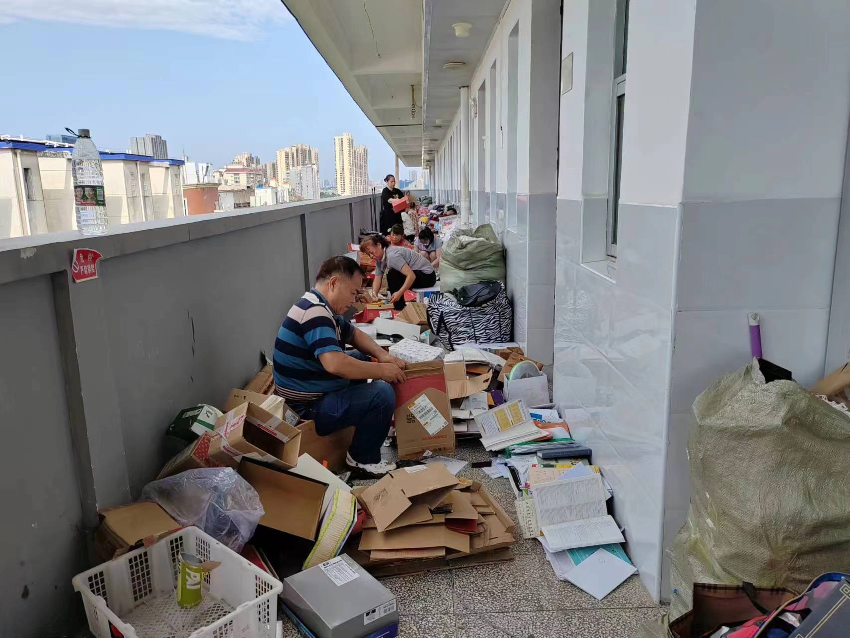 湖南保安服务,墙外高空清洗服务,湖南保利天创物业发展有限公司